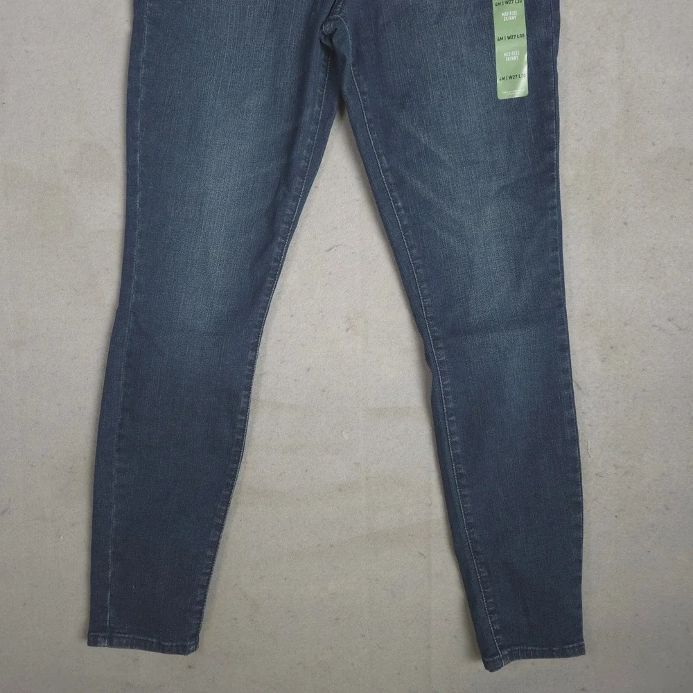 Signature Levi Strauss Mid Rise Skinny Jeans - Shaping Dark Wash - 4M W27 L30‎